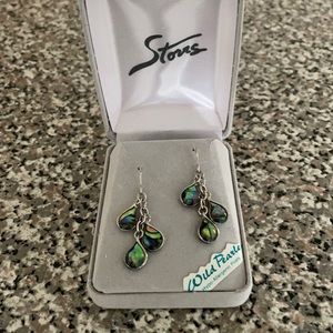 These are earrings from the brand storrs! Very pretty earring